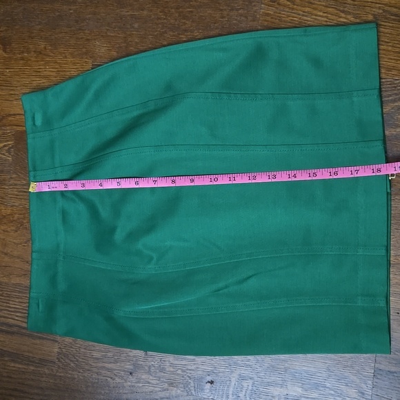 Green Pencil Skirt with Zipper in the back - Picture 3 of 4